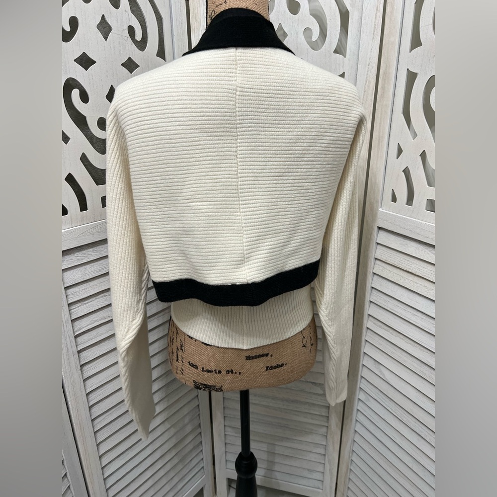 Commense Color-Block Cutout Ribbed Sweater Set - Picture 7 of 14